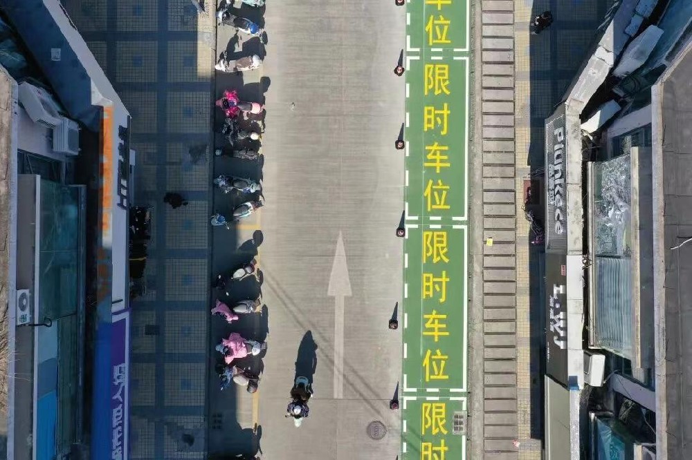 湖州安吉縣：緩解停車難題 提升群眾“安居鄉(xiāng)里”體驗感